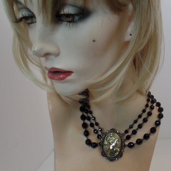 Antiquities Couture NEW MultiStrand (3) Beaded Necklace W Goldtone Cameo Adj 16" - Picture 1 of 8